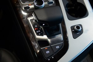 奥迪Q7 2016款 45 TFSI 尊贵型/中控方向盘